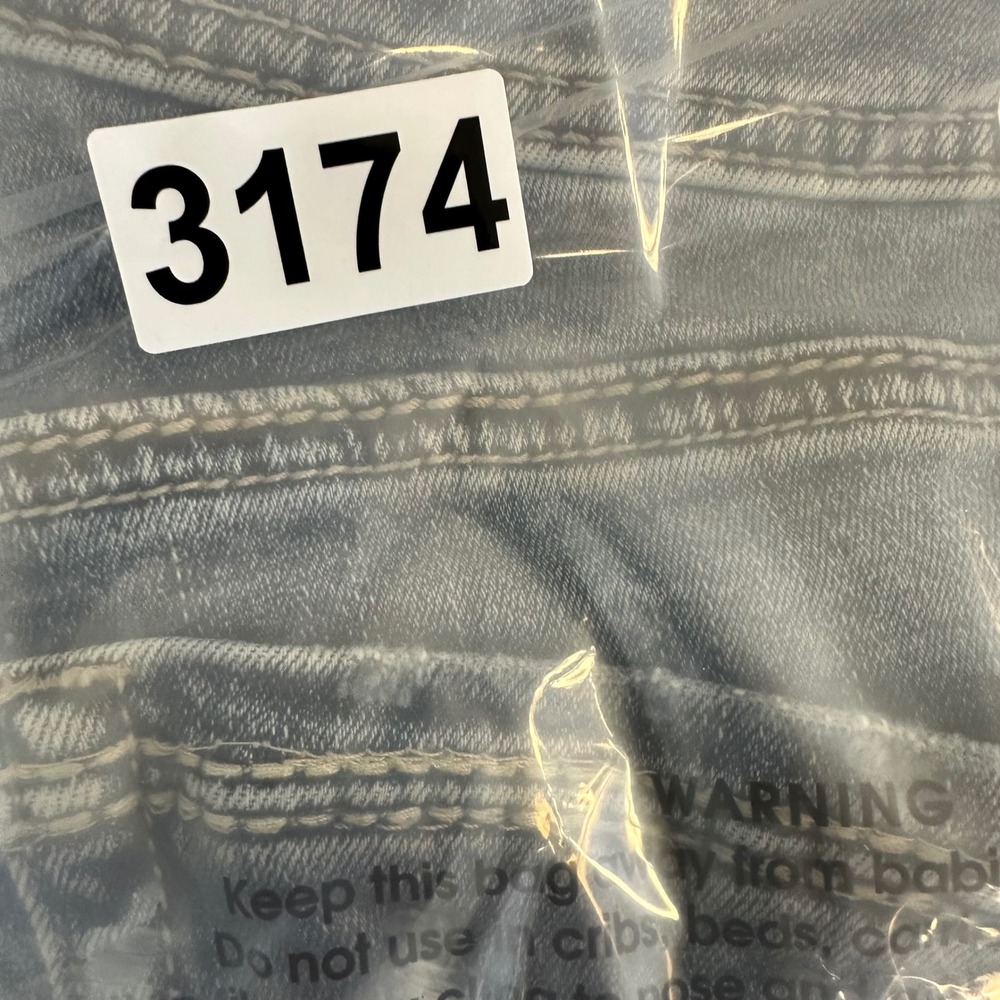 Silver Jeans Co Suki Bermuda Women Size 28 Blue Good Distressed Mid Rise - Picture 10 of 10